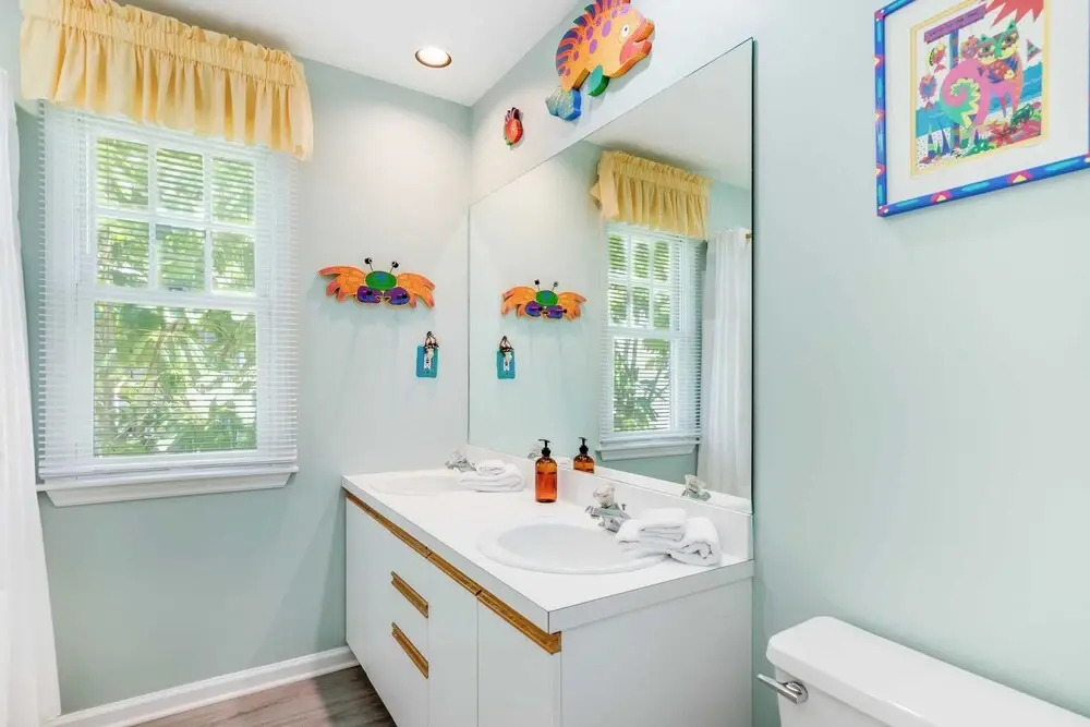 Linger Longer by Avantstay Key West Walkable Gated Community, Shared Pool Month Long Stays Only