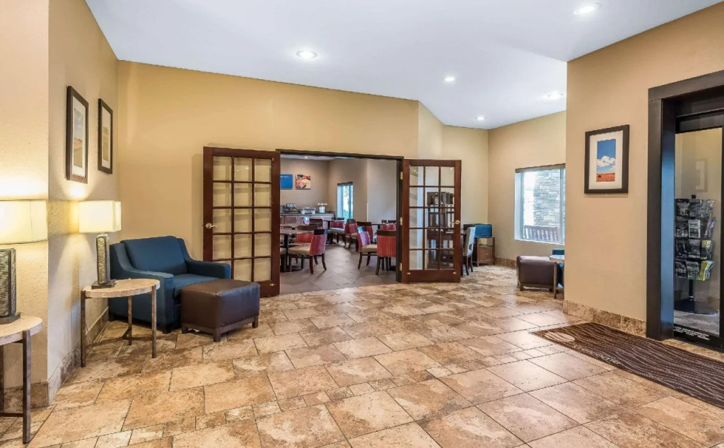 Comfort Inn & Suites Pittsburg KS