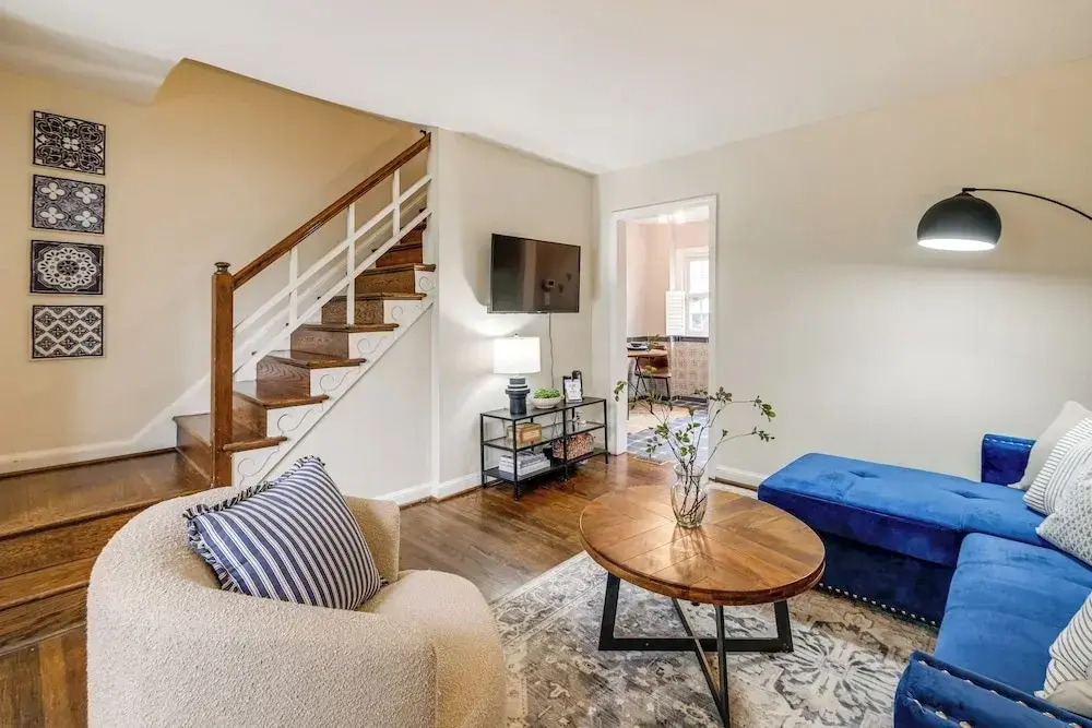 1 Mi to Old Town Alexandria: Townhome w/ Patio