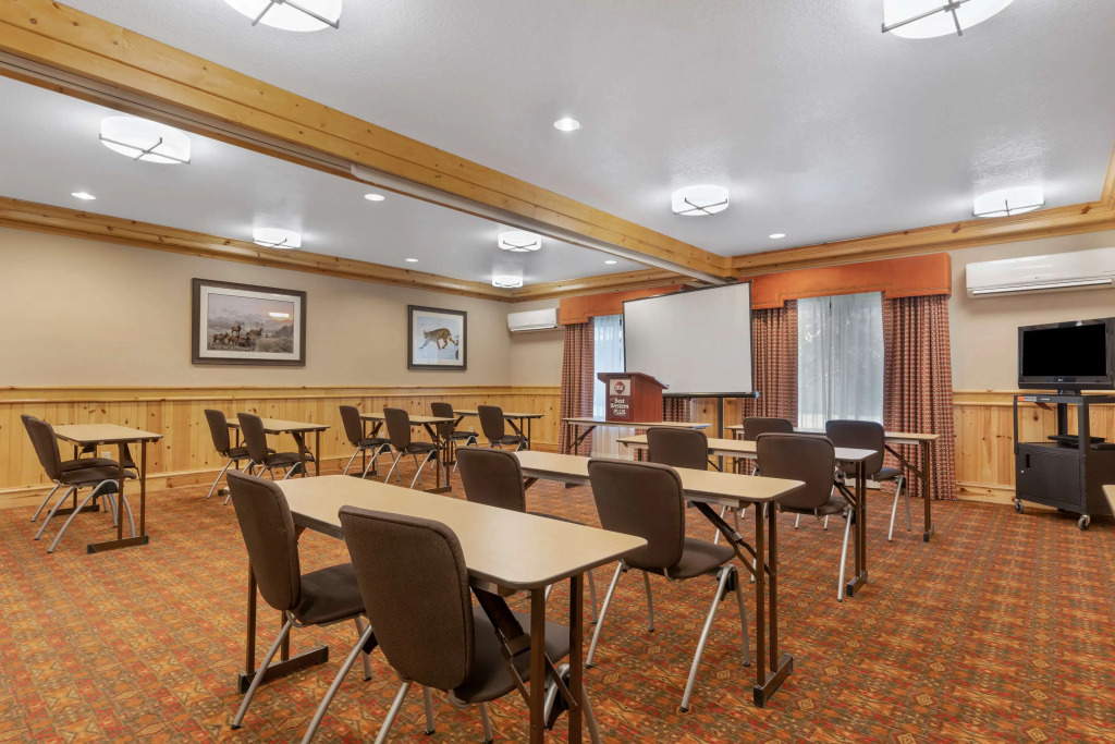 Best Western Plus Olympic Inn