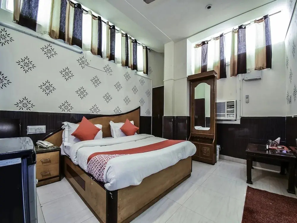 Hotel Vice Roy by OYO Rooms