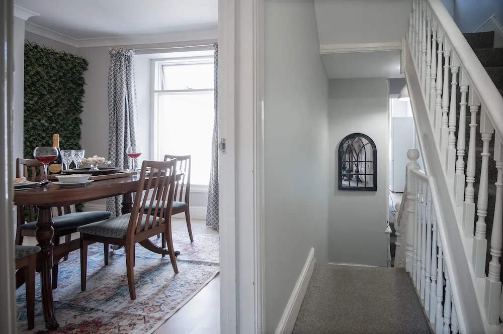 Langland Road - 2 Bedroom Town House