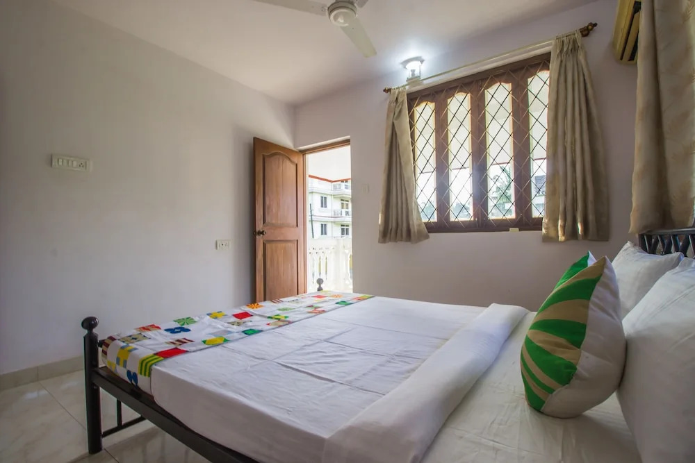 OYO 18662 Home 2BHK With Pool Fatrade Beach