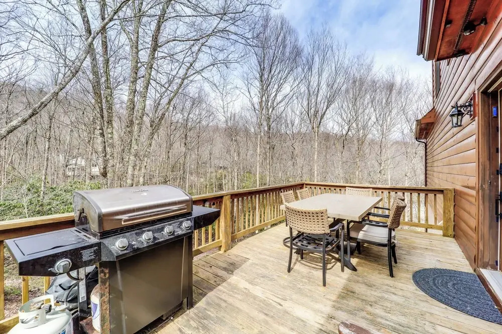 Deck + Scenic Views: Beech Mtn Group Getaway