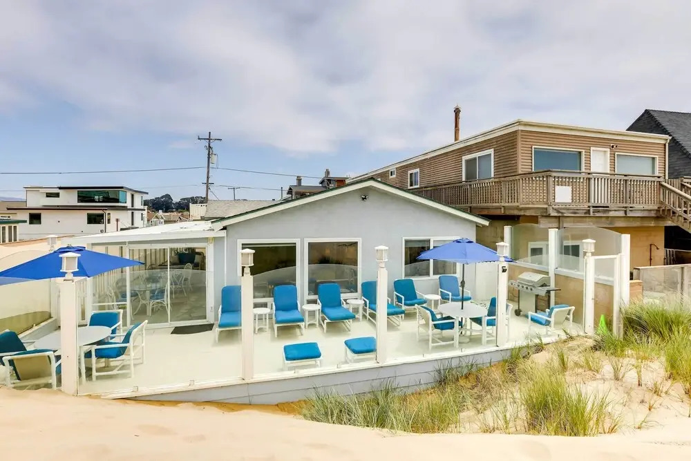 Between the Dunes: Breezy Beachfront Oceano Home!