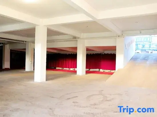 Lvliang Wangjianghong Express Hotel