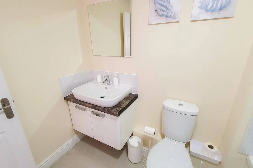 Captivating 1-bed Apartment in Stroud