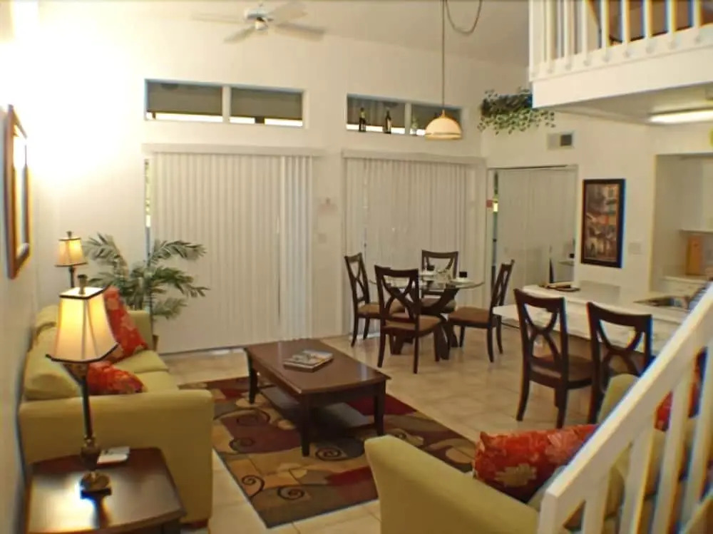 3163 Tamarind Circle,