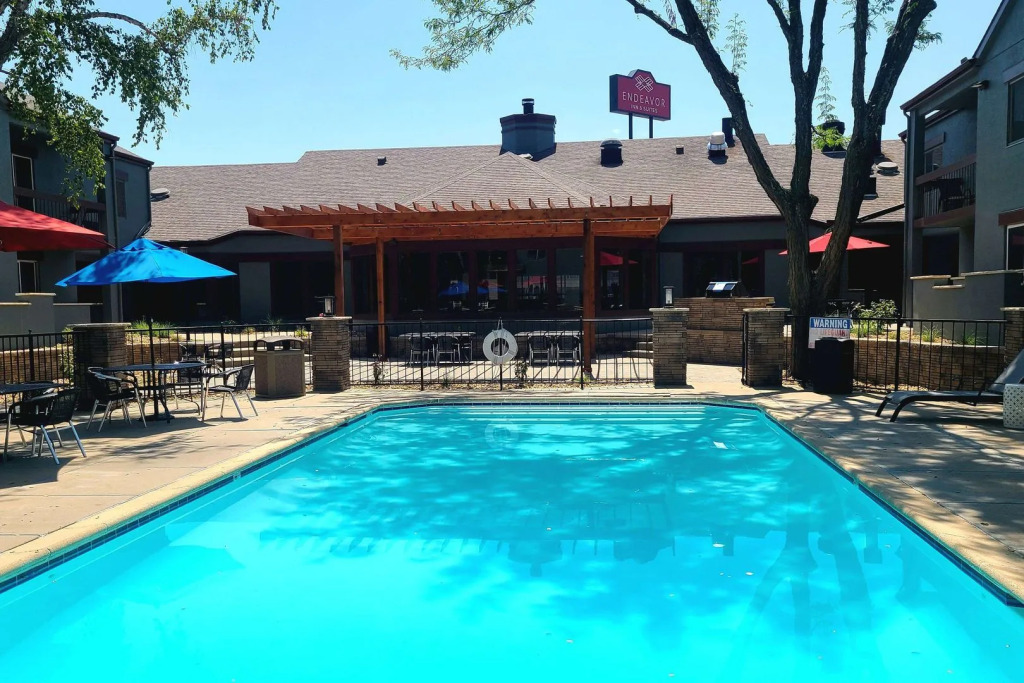 Endeavor Inn & Suites, Trademark Collection by Wyndham