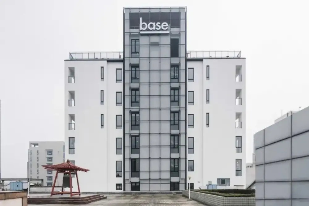 BaseLIVING Zhangjiang Serviced Apartment