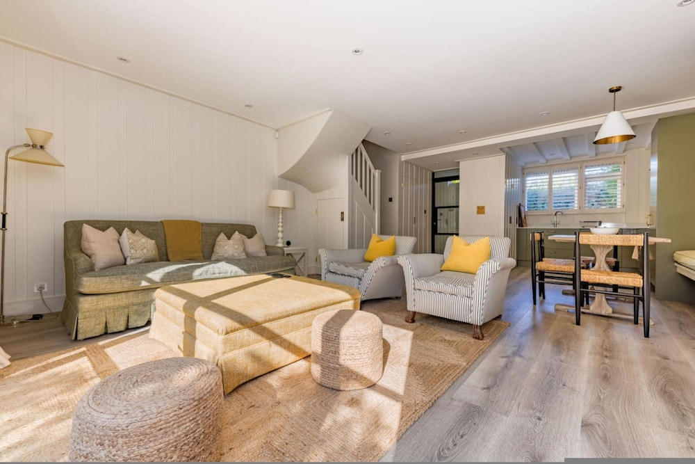 Battersea Set 3 Bedroom Home With Garden