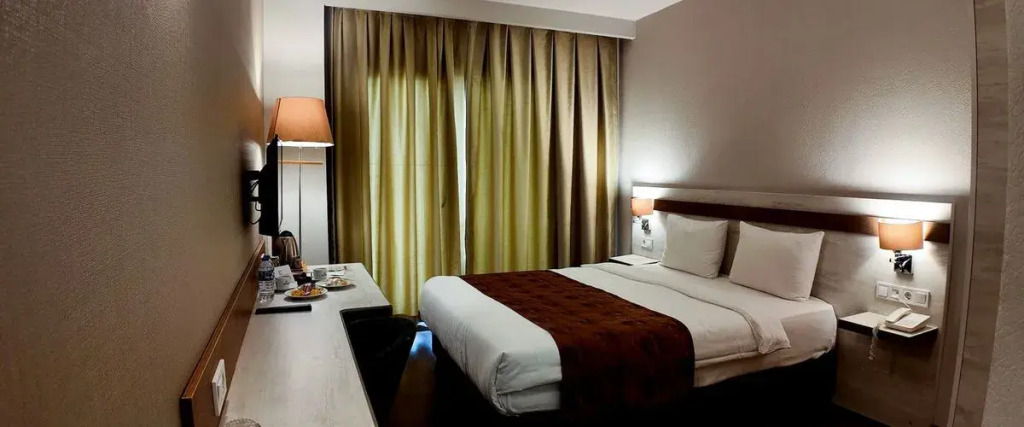 Kanyonvadi Hotel