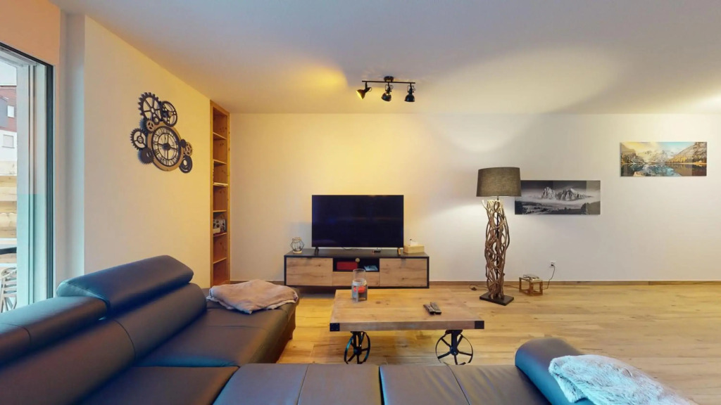 Spacious apartment - beautiful terrace with view