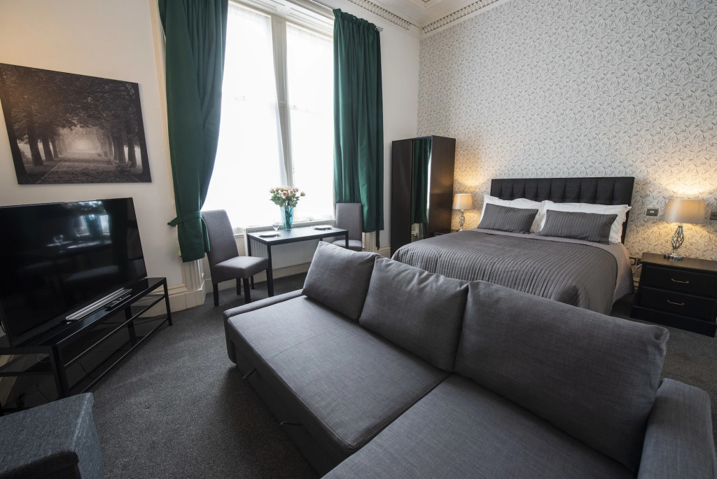 Grosvenor Suites