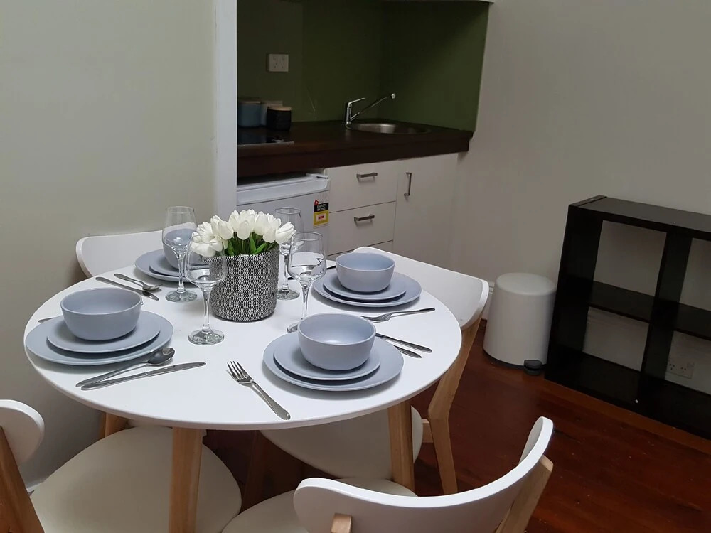 BUDGET Bourke st Apartment