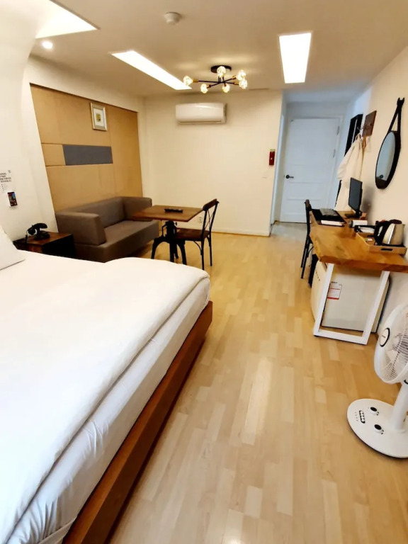 Uneed Hotel