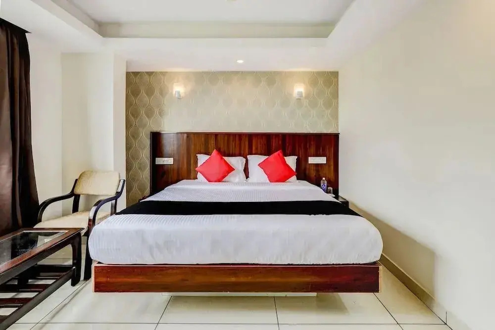Hotello Whitefield by OYO Rooms
