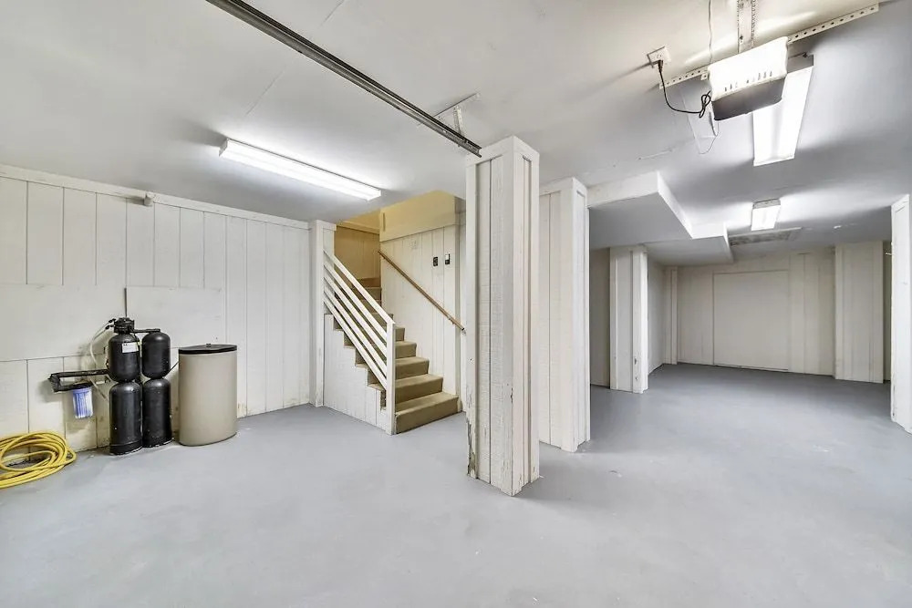 93 Singleton Beach Rd Oceanview 5 Br home by RedAwning