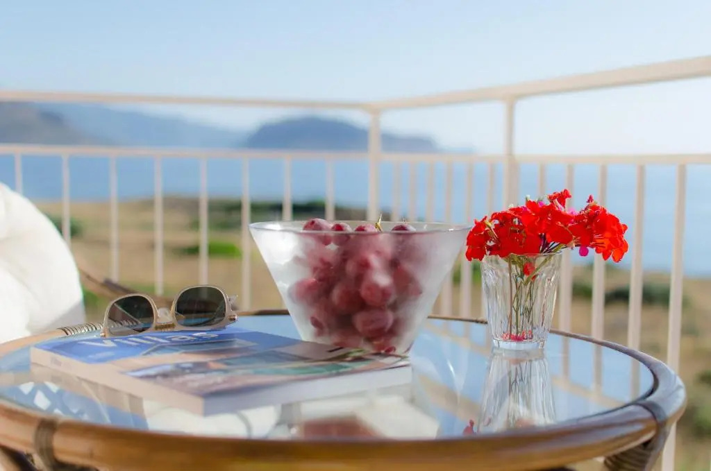 Lakis Apartments