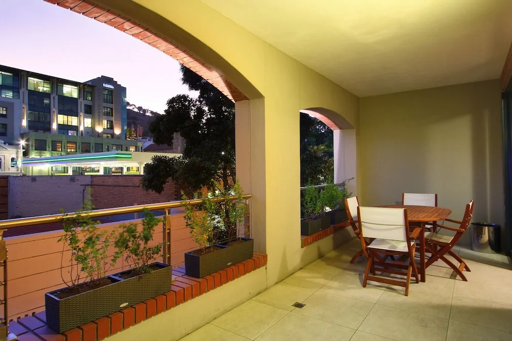 Afribode Rockwell Apartments