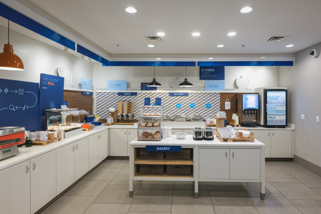 Holiday Inn Express & Suites Marquette by IHG