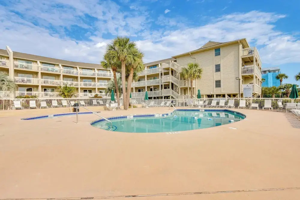 Ocean Views + Pool Access: Hilton Head Getaway