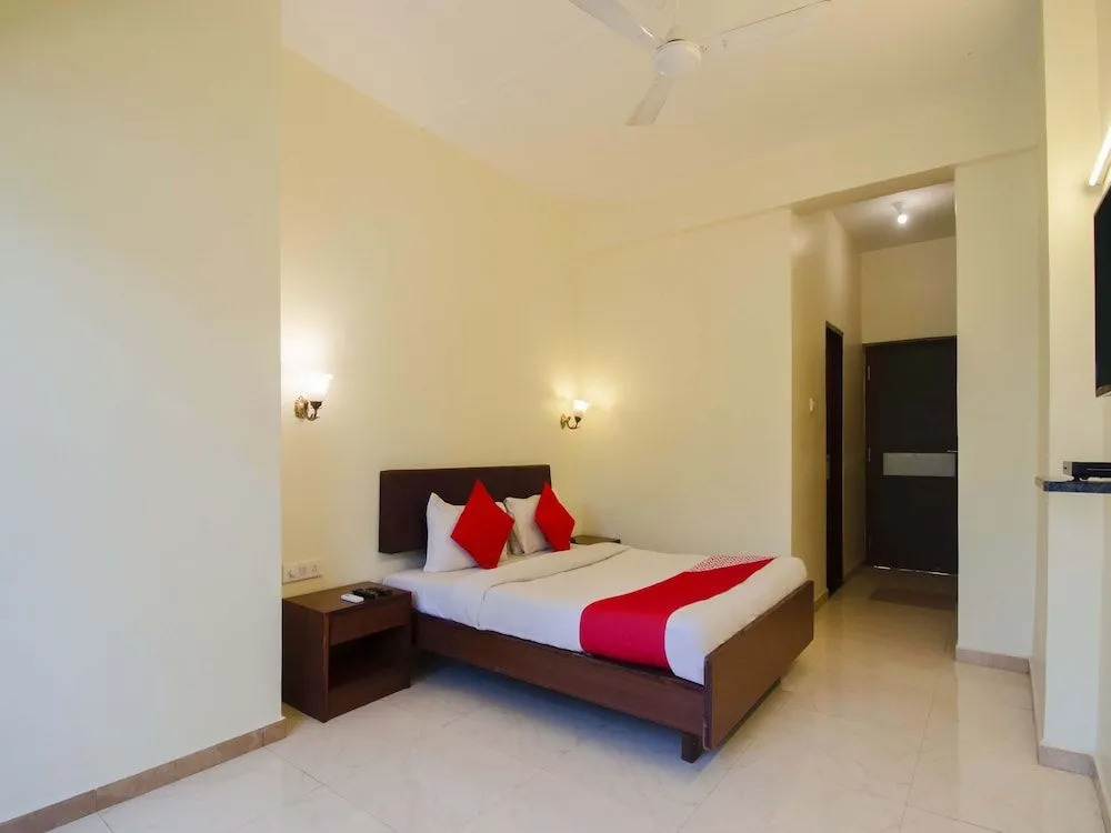 OYO Flagship 36881 Hotel Lion's Den