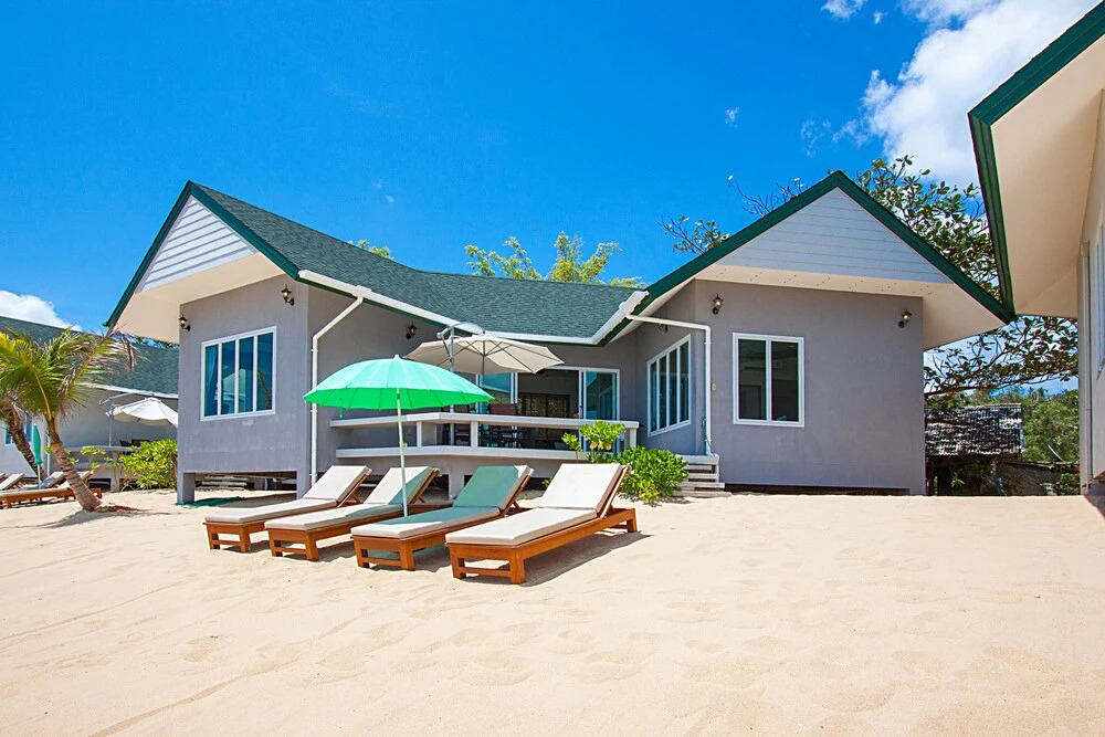 Interstellar Beachfront Villa B