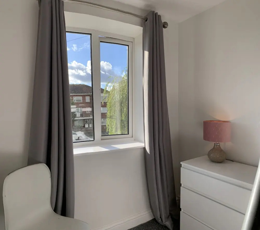 Beachside Home - Sleeps 5, Garden, Parking & Pets