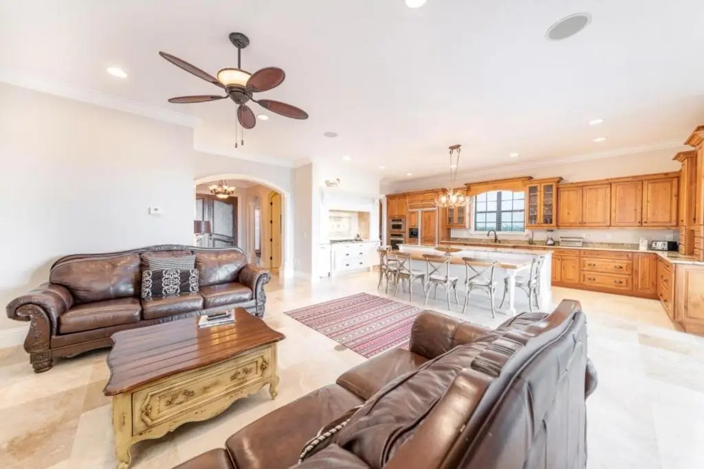 Luxury mansion on golf course at Reunion Resort Orlando 10 minutes from Disney parks - Mansão luxuosa em campo de golfe no Reunion Resort Orlando a 10 minutos dos parques da Disney