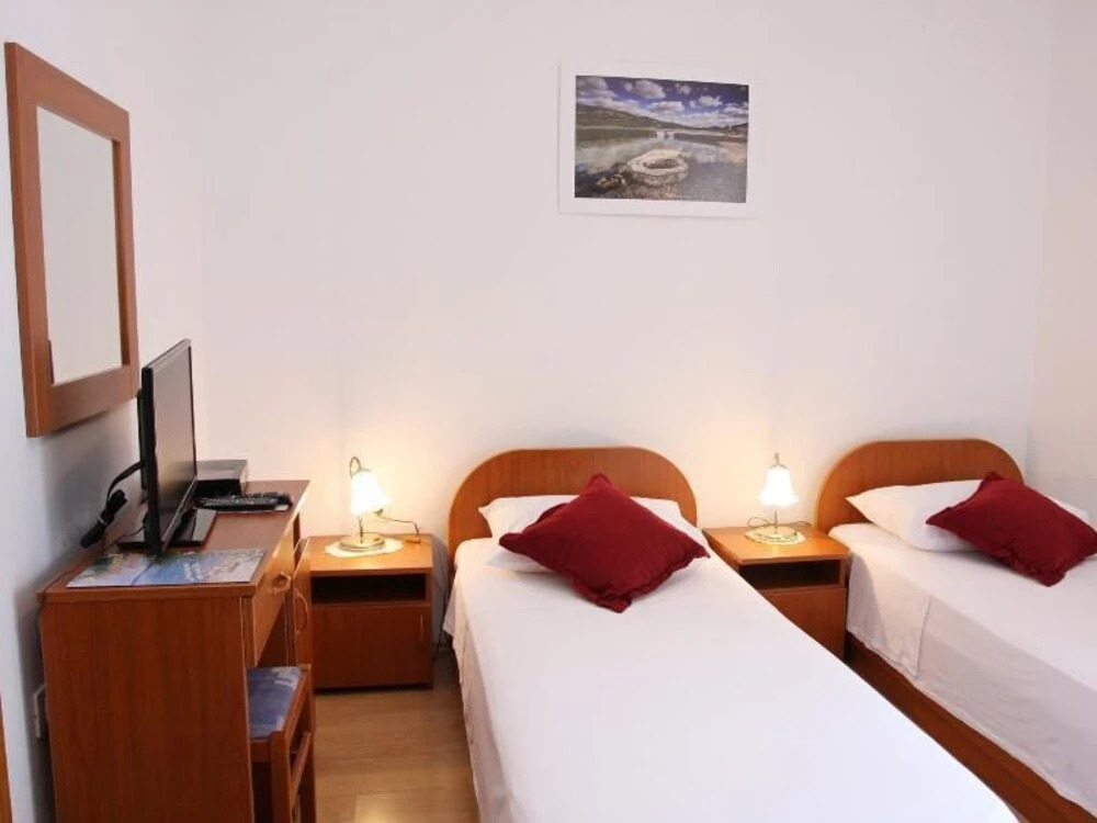 Apartments & Rooms Čakelić
