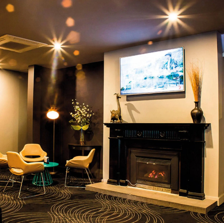 Mornington Hotel