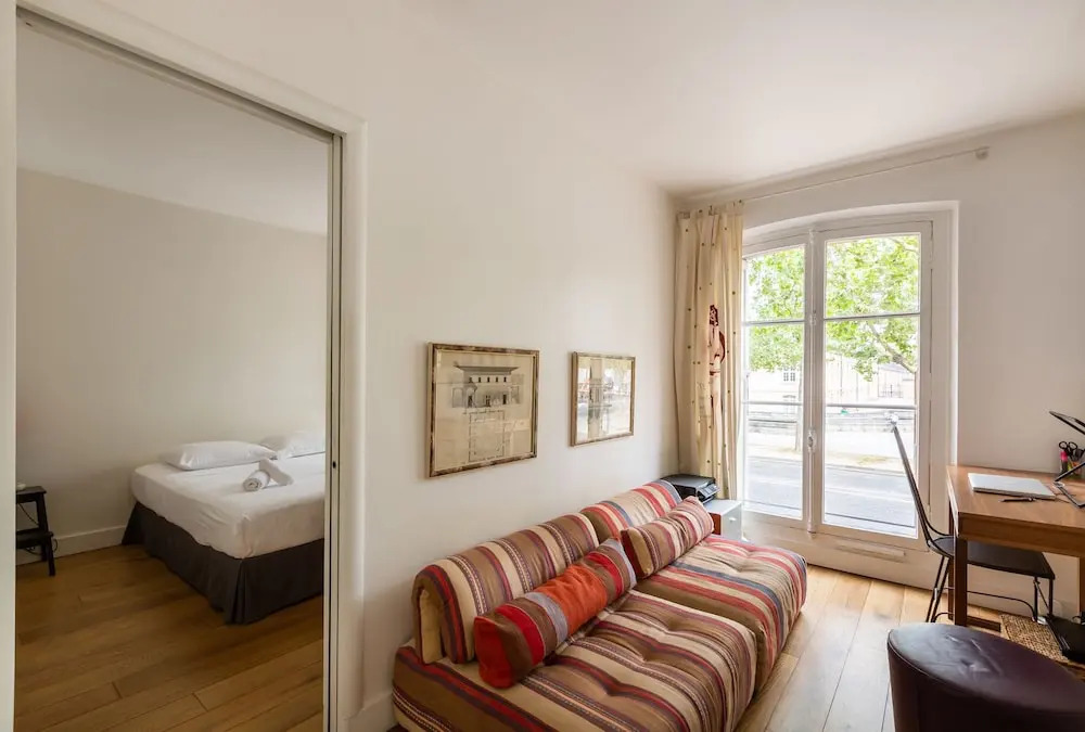 Sophisticated Home close to the Museums