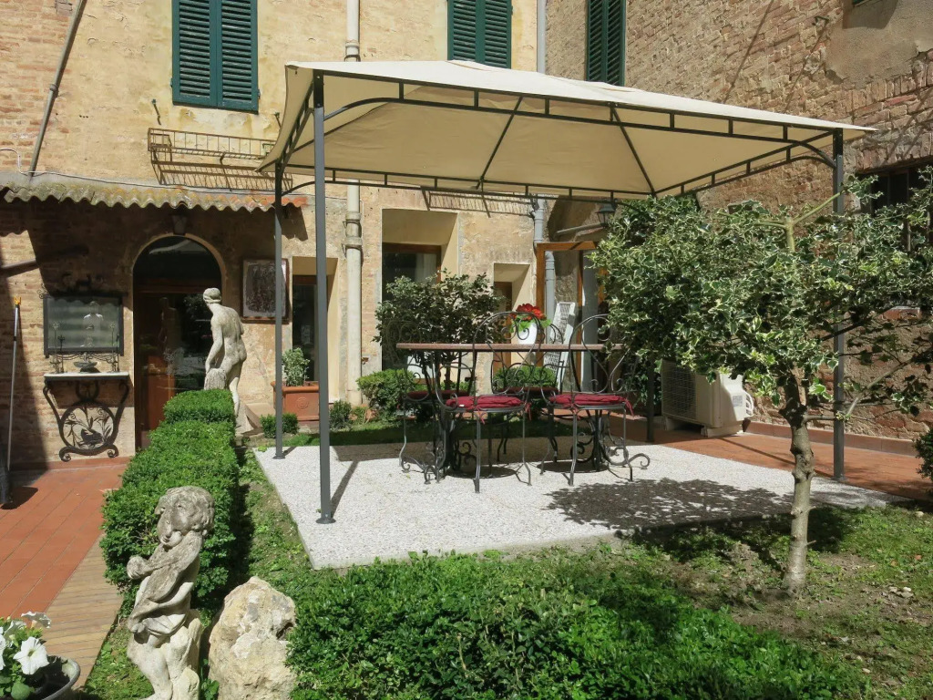 Piazza Paradiso Accommodation