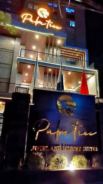 Palm Tree Hotel & Luxury Suites