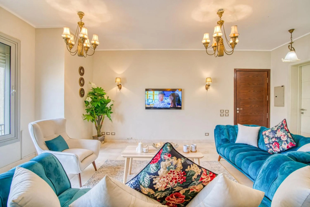 Luxurious 1 BR Apartment near Point 90 Mall✯