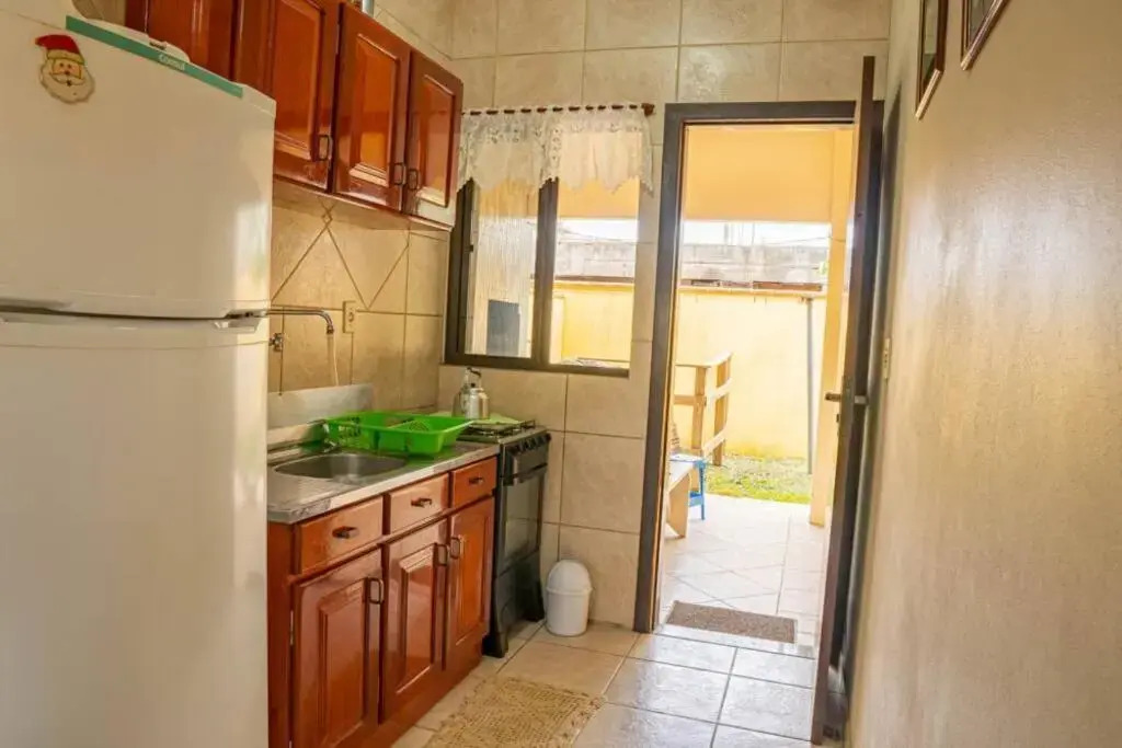 Casa 100m da praia, 10 pessoas, 3 quartos