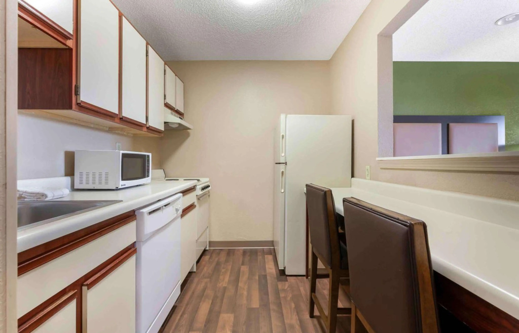 Extended Stay America Select Suites - Rockford - State Street