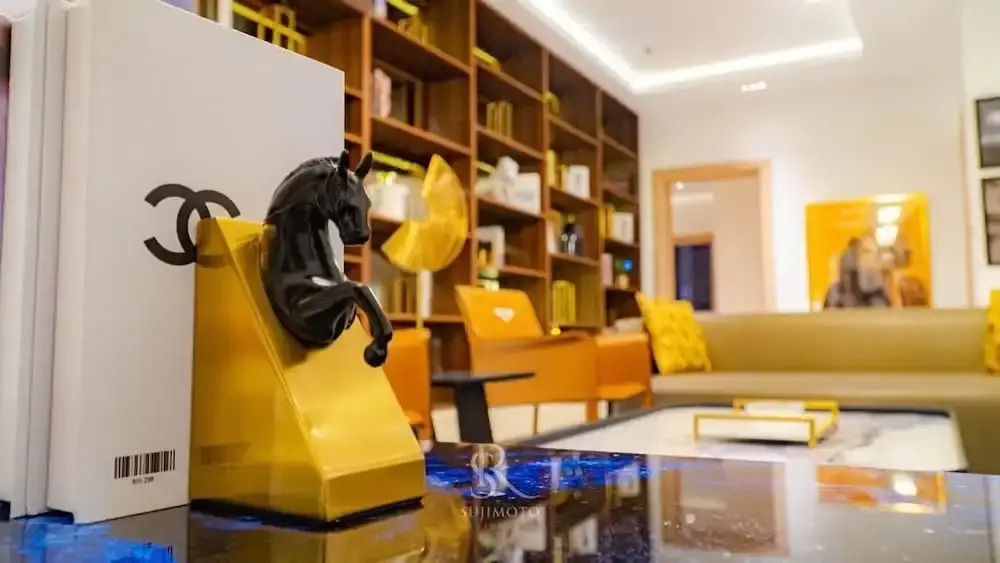 Sujimoto AveMontaigne BananaIsland Ikoyi