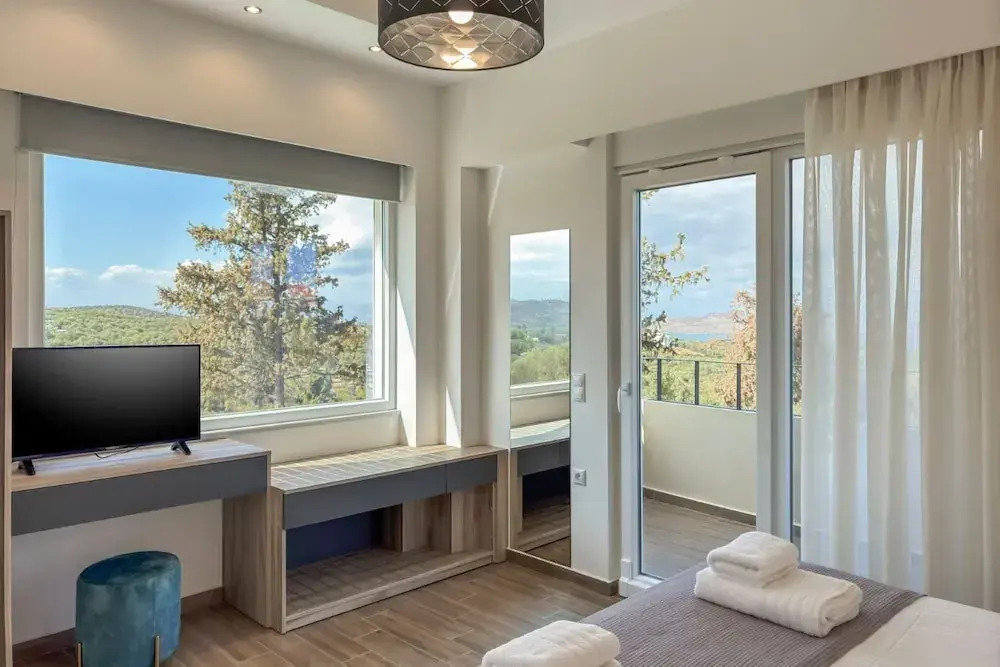 AeNaos Luxury Villa