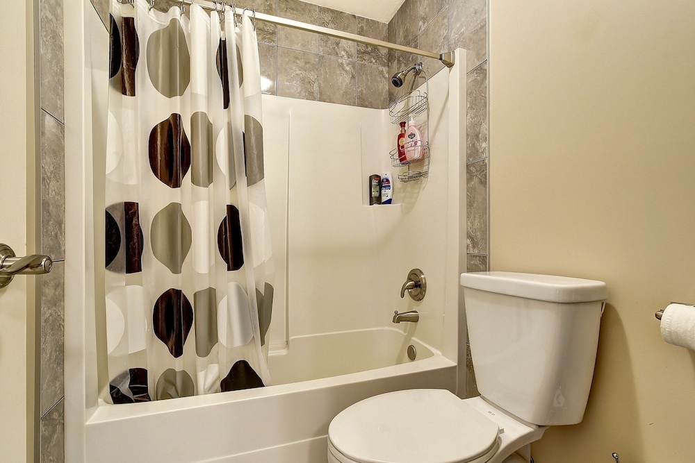 Beautiful Rodee Homestay -west Kelowna
