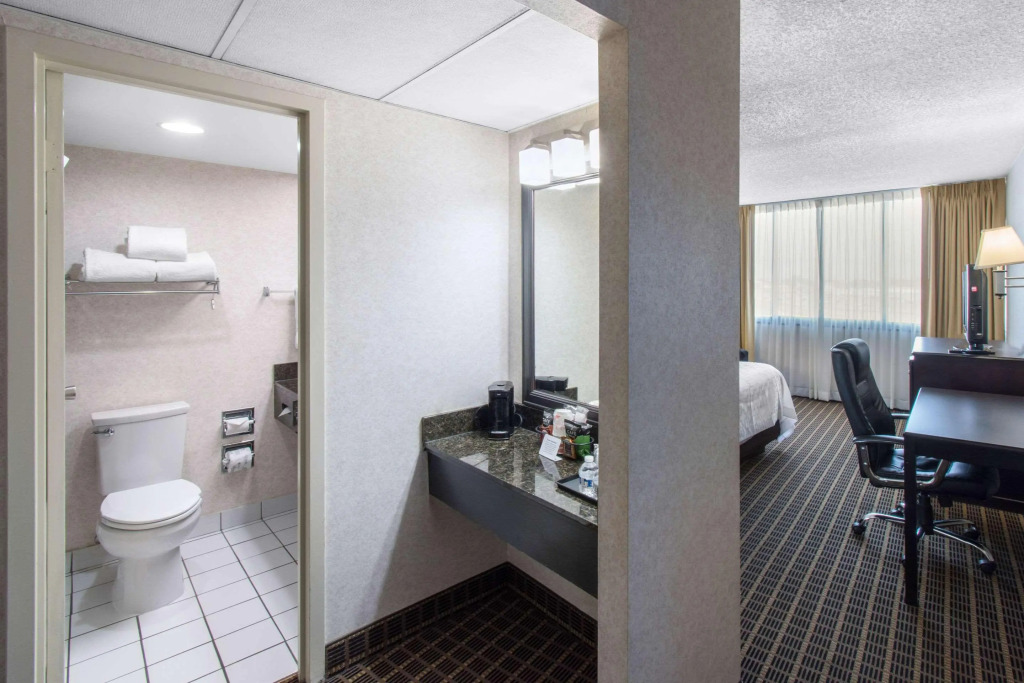 Clarion Hotel Denver Central