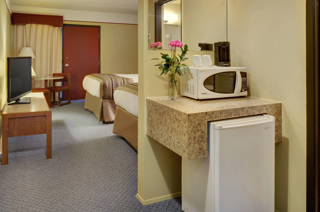 Kindersley Inn