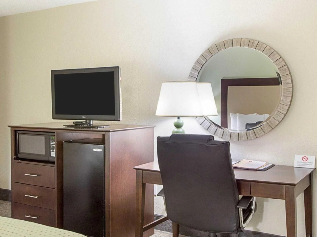 Clarion Inn & Suites Conference Center