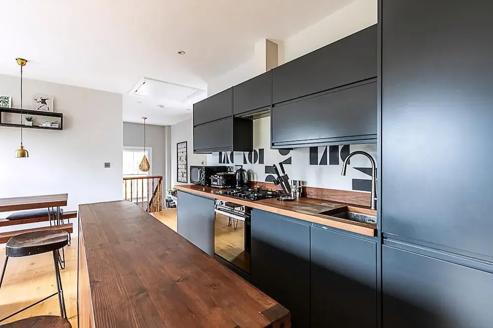 Rustic and Contemporary Haven in Brixton