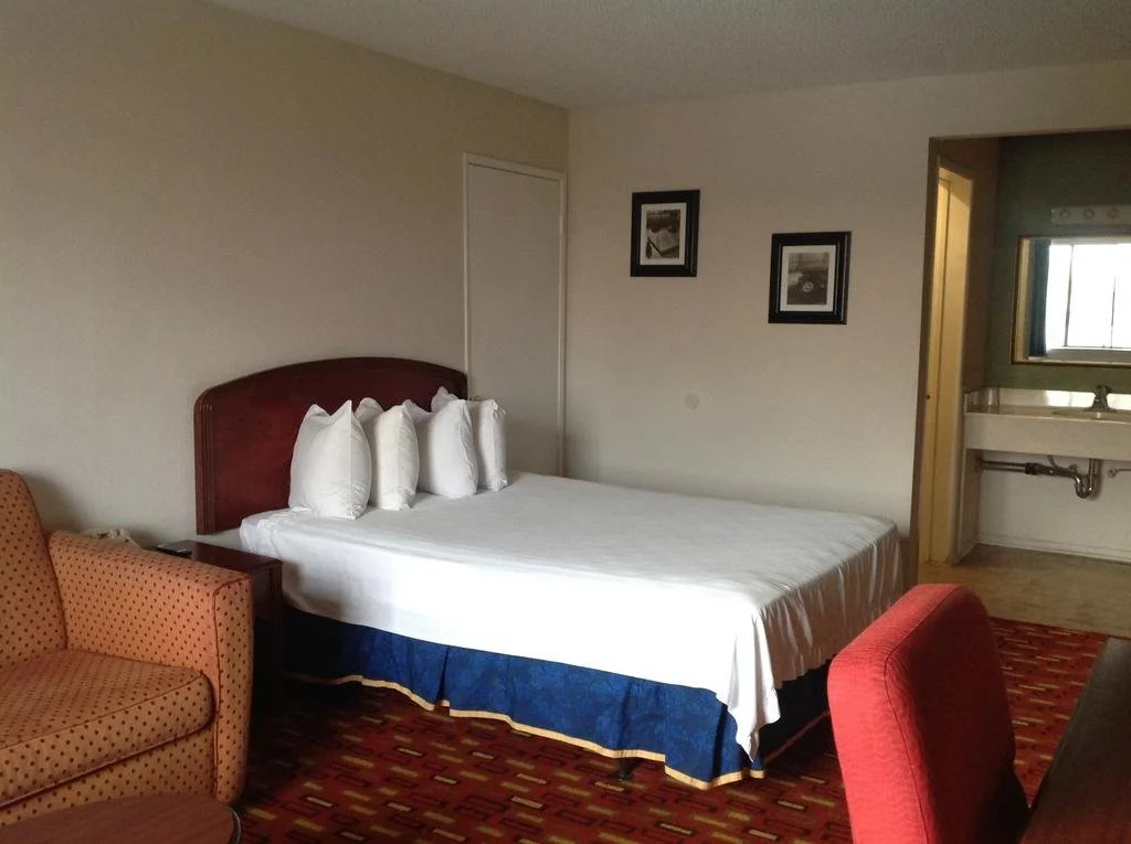 Eunice Plaza Motel