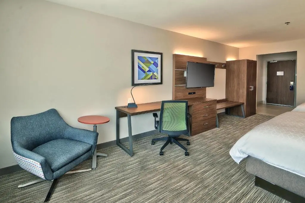 Holiday Inn Express & Suites Albuquerque East by IHG