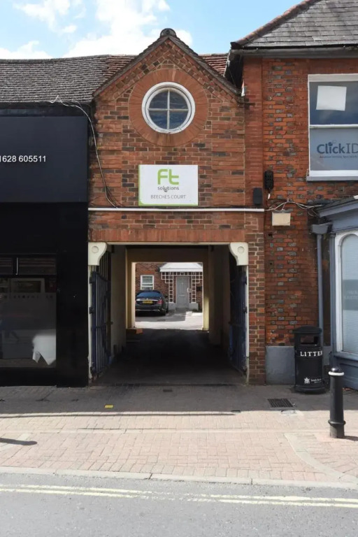 Spacious 2 Bed apartment - Sleeps 6 - Burnham Village