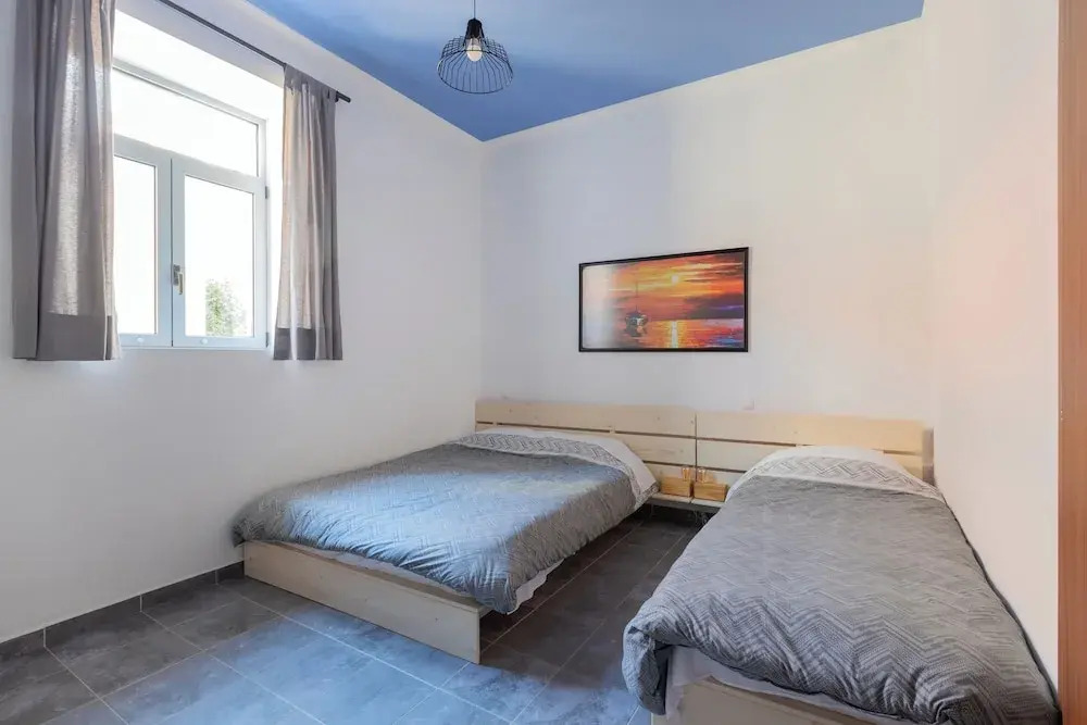 ERMIONI View Seaside Rooms