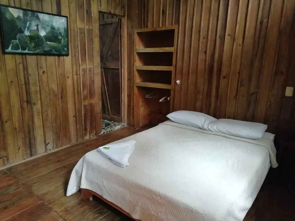 Hotel Brunka Lodge